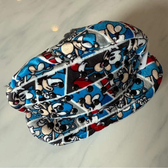 NWT Sega Sonic the Hedgehog Kids Fuzzy Babba Slipper Socks Blue Grey Size 8-13 - Picture 6 of 8